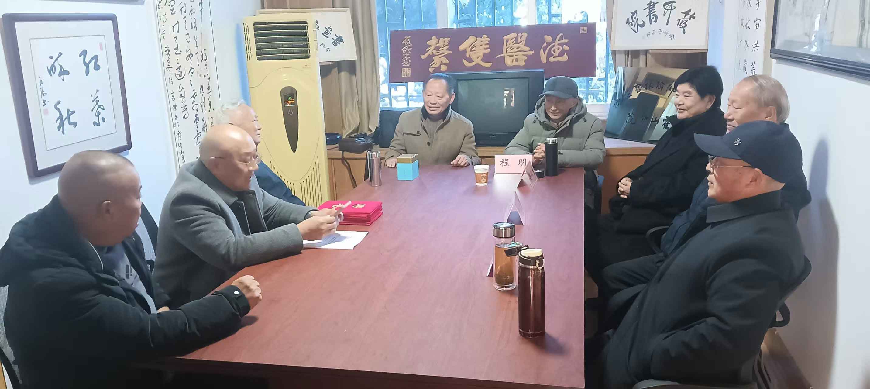 翰墨凝香霍山行——北京御翰林书画院霍山分院成立记 时维岁末，节近新元。2025年12月27日，晴空万里，阳光普照。正值喜辞旧岁、笑迎新年之际，北京御翰林书画院霍山分院成立大会在分院会议室隆重举行。此次(图6)